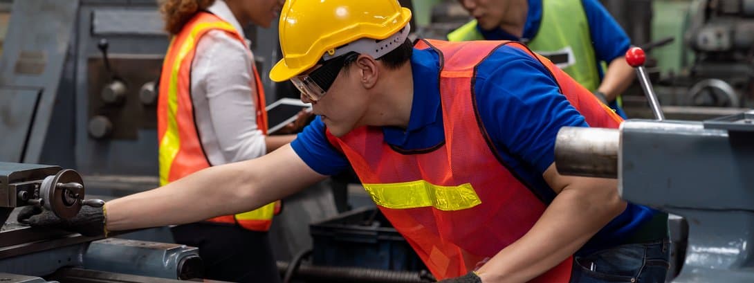 Featured image for New Policy Review: Strengthening Skills Development in South Asia’s Manufacturing and Industrial Sectors